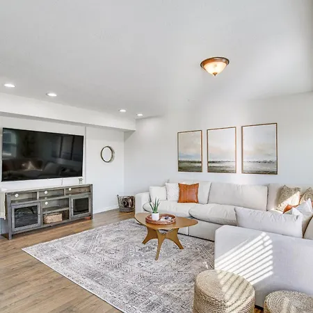 Stylish Orem Retreat With Deck, Near Byu And Uvu!
